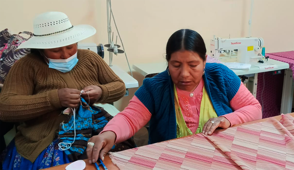 Mujeres_alteñas_en_la_capacitación_técnica_de_la_Casa_de_la_Mujer_Emprendedora.png