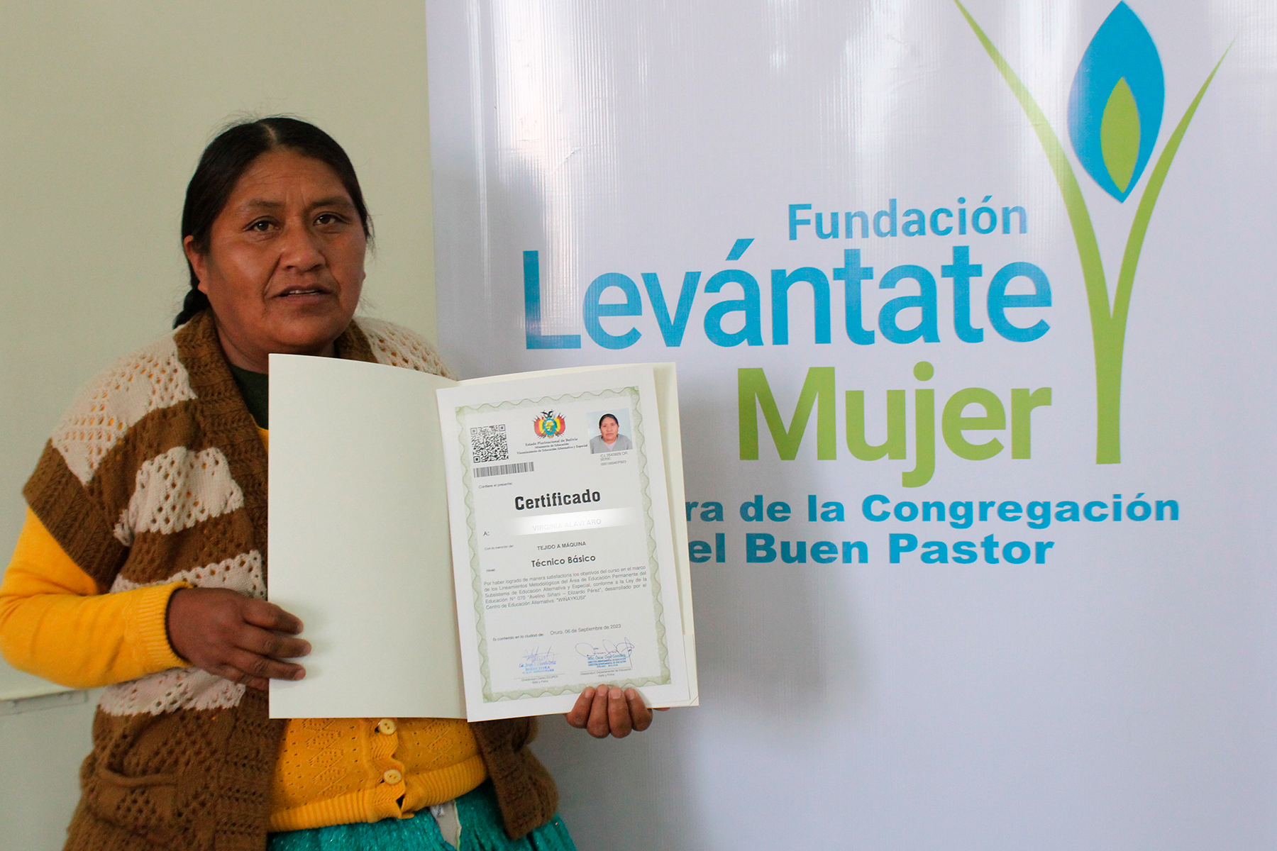 Certifican a mujeres emprendedoras 